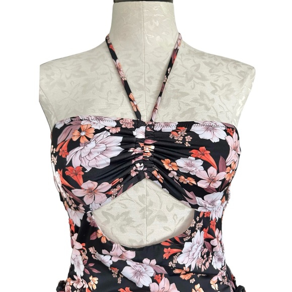 Shade & Shore Halter Keyhole Cut Out Back One Piece Swimsuit Black Floral Size M - Picture 9 of 16